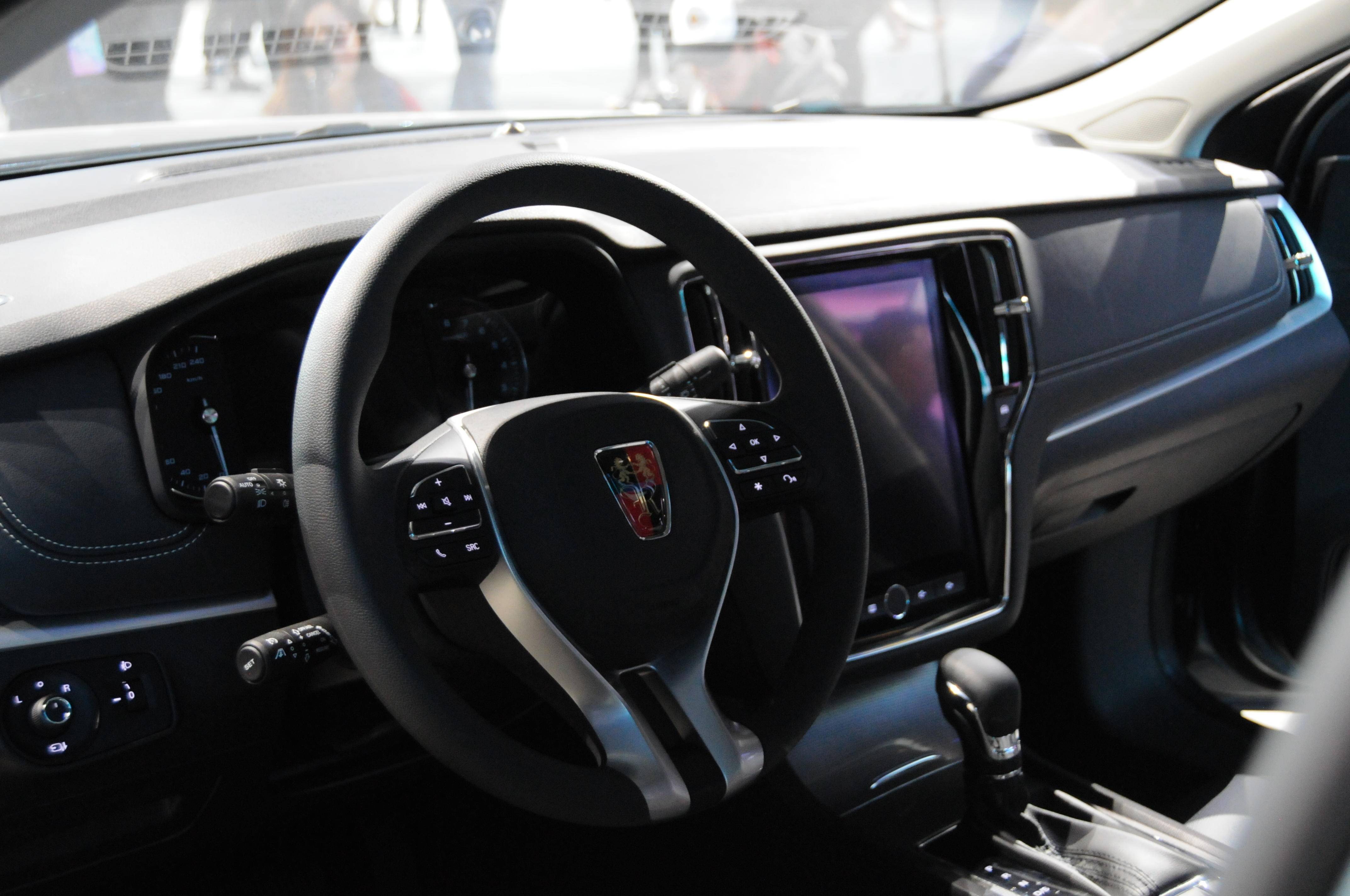 荣威i62020款plus1.6l都有什么配置,最新款荣威i6plus落地价