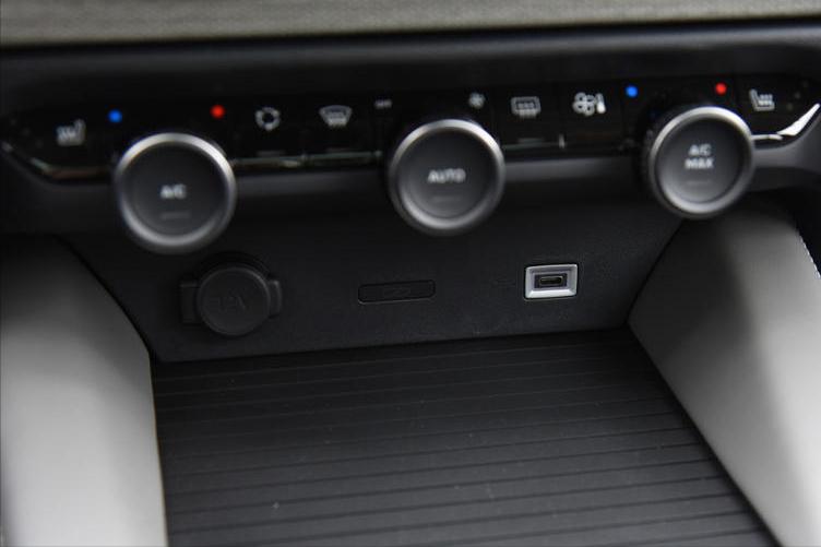 凡尔赛c5x和思域谁安全,凡尔赛c5x对比cx4百公里加速