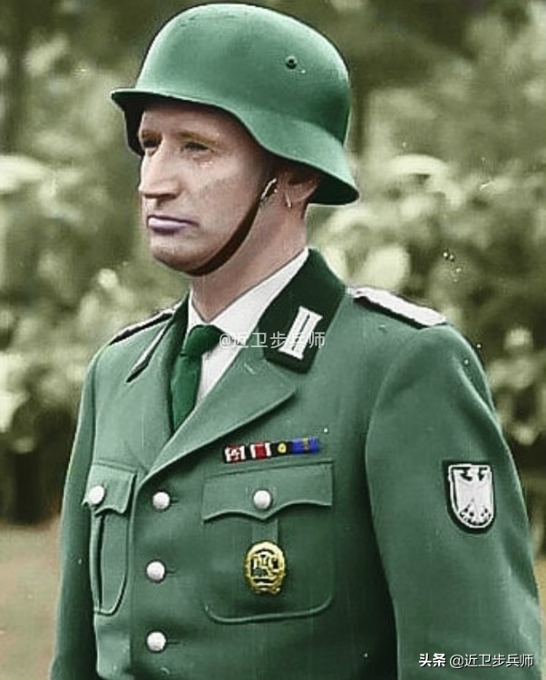 二战德国军用钢盔,二战德国钢盔战损