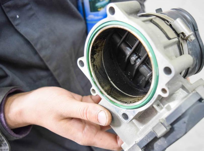 节气门洗坏了会异响吗,节气门清洗会损坏哪些部件