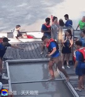 搞笑动图gif熊猫,搞笑动图gif阿姨