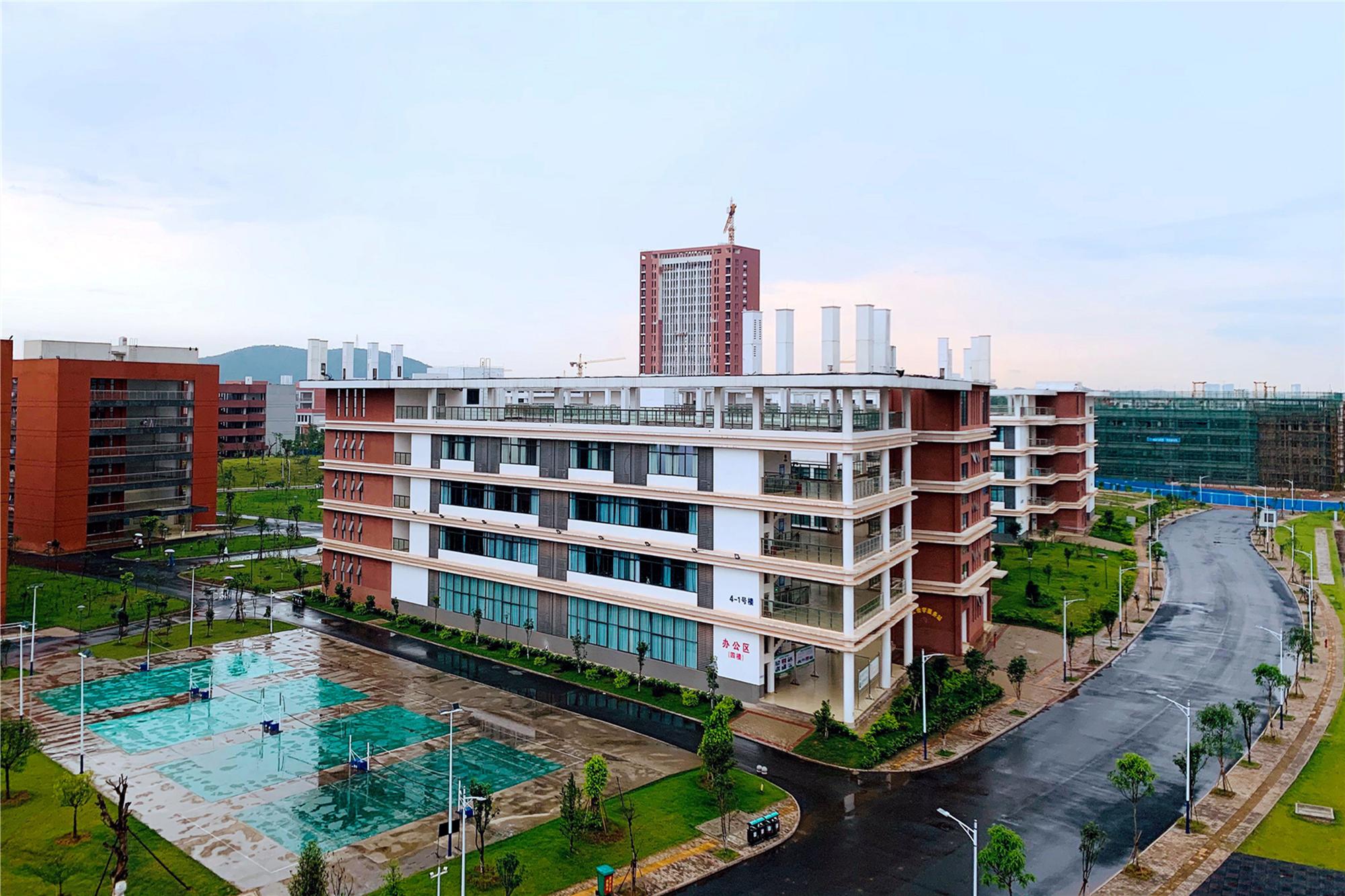 带你去看看广西医科大学玉林校区，香吗？