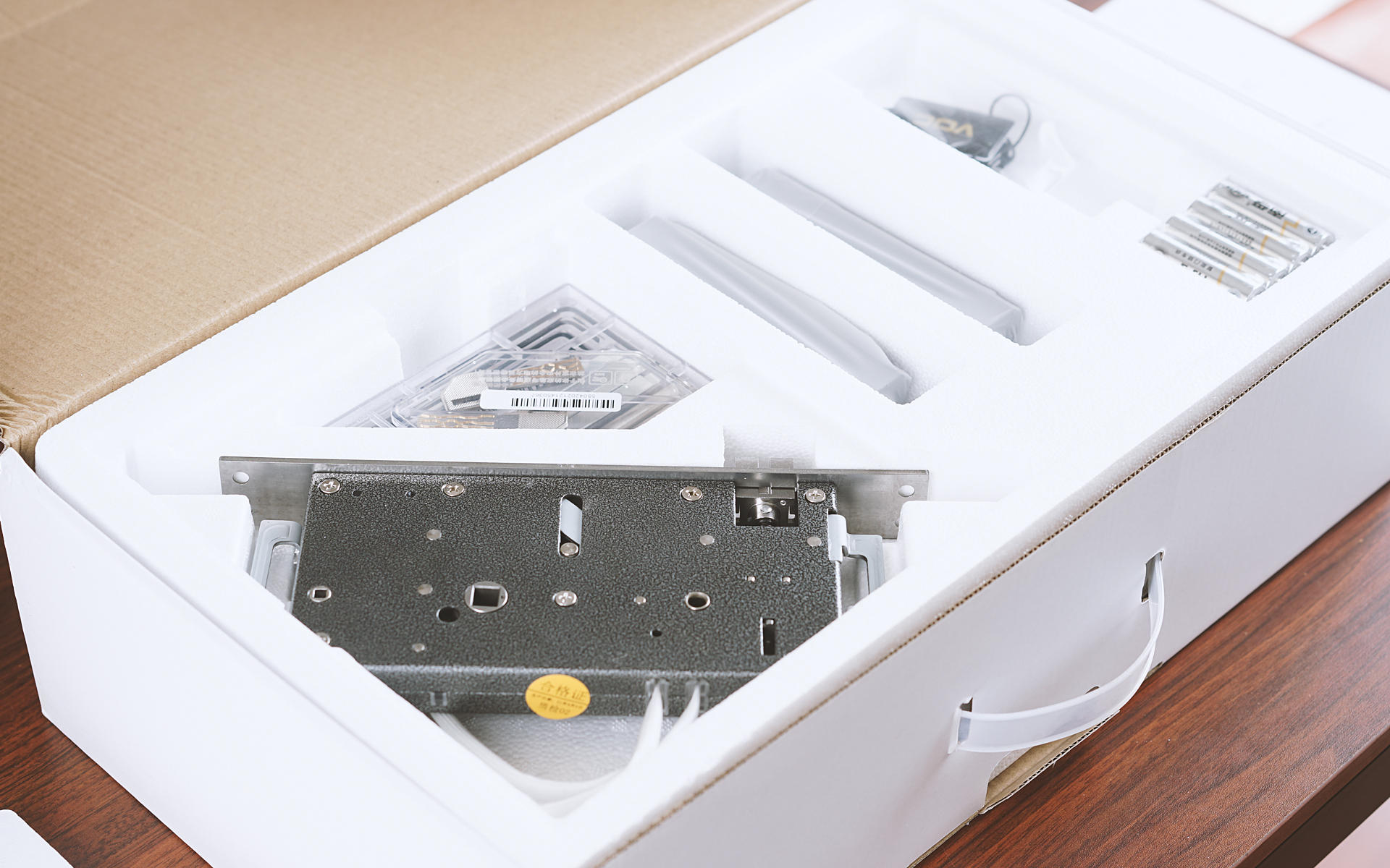 华为智选voc智能门锁s怎么充电,华为智选voc智能门锁与米家门锁