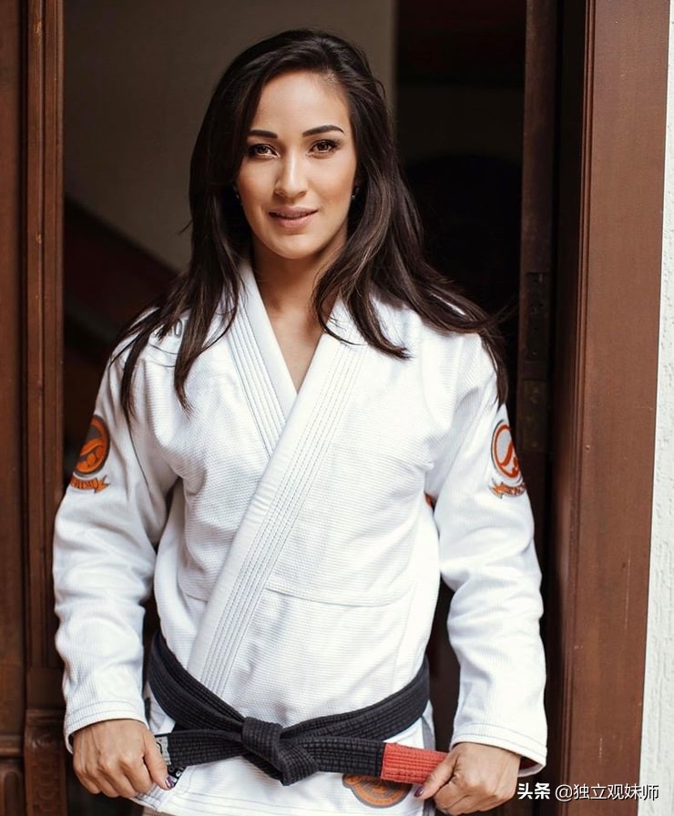 环球美女：柔术之花，格扎里·马图达