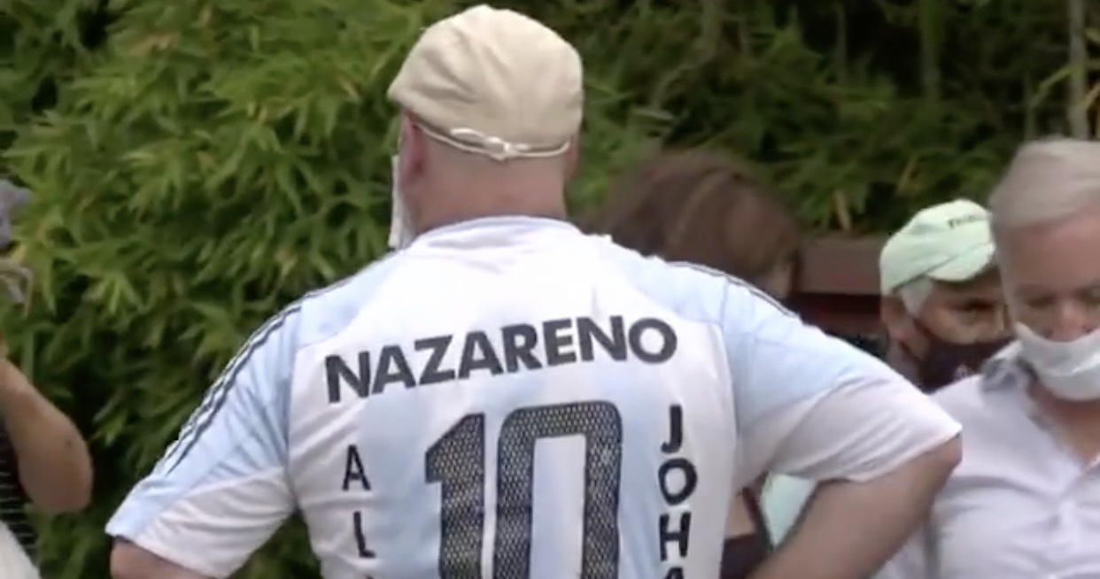 泪目向天下母亲致敬,怀念马拉多纳绿茵场上再无英雄