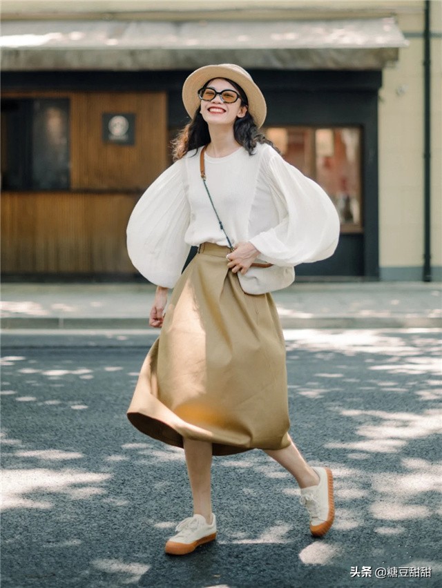 小个子穿搭不同版型的裙,小个子超长长款小黑裙穿搭