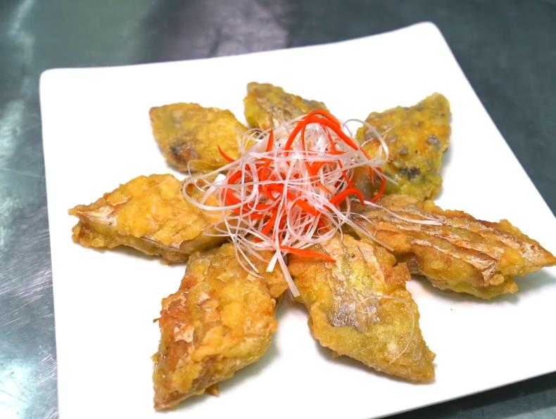 怎么煎冻的带鱼好吃不粘锅,怎么煎带鱼不粘锅的秘诀