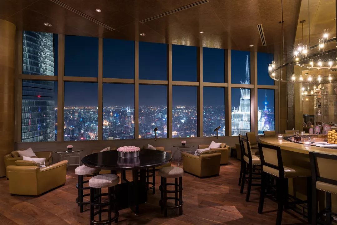 藏身酒店,高档酒店的酒吧