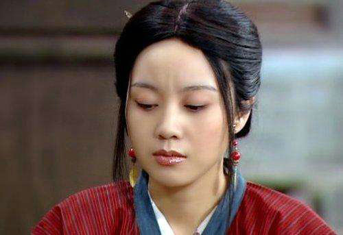 她是傻大姐闫妮：跟着胡歌吃大蒜，出名仍跑龙套，被黄渤说傻乎乎