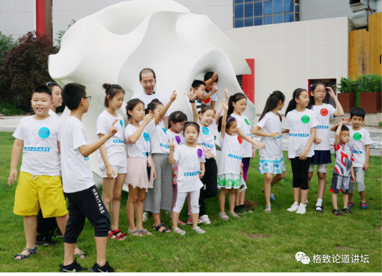 幼儿园做的不对可以关小黑屋吗,幼儿园工作做不好罚钱