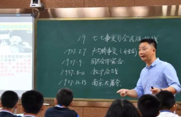 为啥博士毕业要当大学老师,为什么博士都愿意去高校当老师