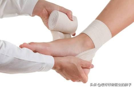 关于踝关节扭伤的正确处理方法,崴脚得重视