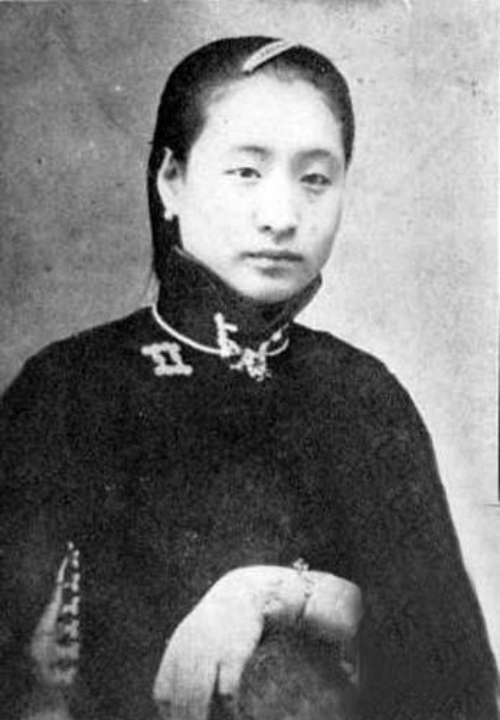 年轻的寡妇嫁给锅炉工,40岁锅炉工娶老婆