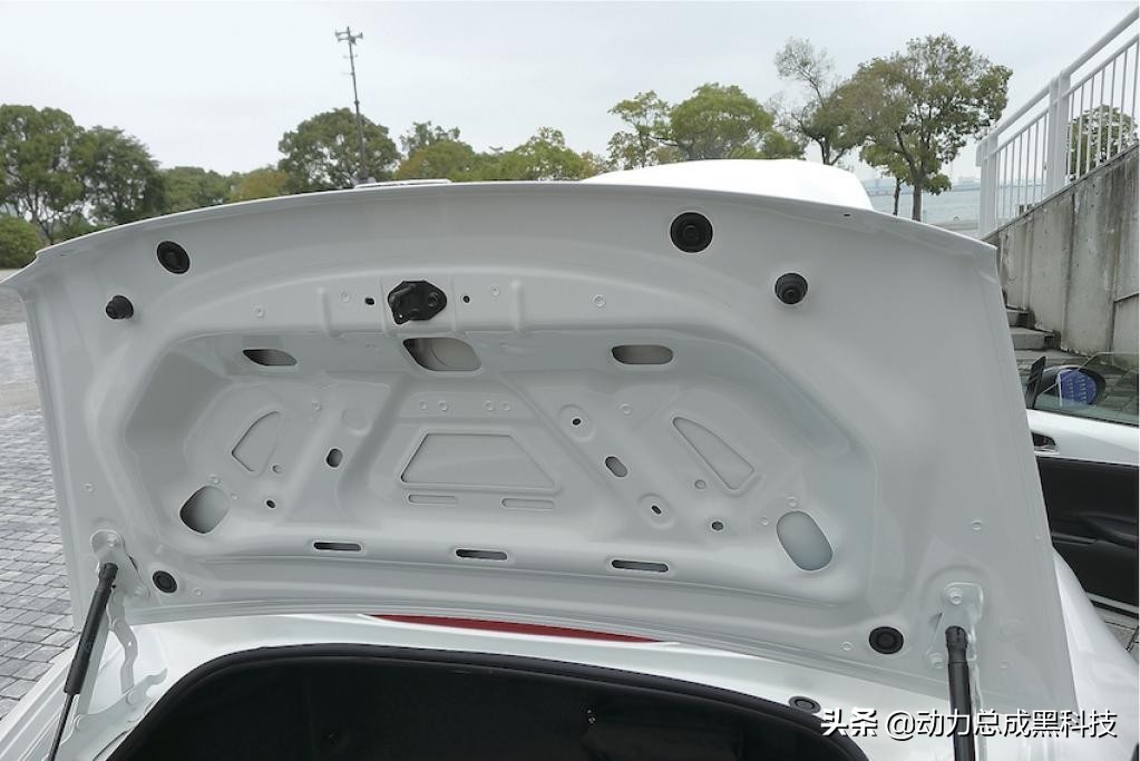 马自达mx-5软顶细节,马自达mx-5采用原始设计