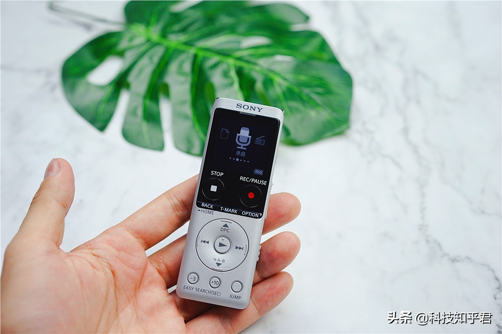 索尼录音笔ux570与575哪个更值,索尼录音笔icd-ux575