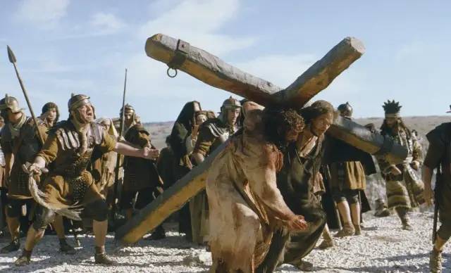 人类历史上最大尺度画面,赤裸裸拍了出来,这电影到底隐喻什么?