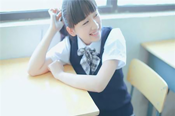 13岁女儿问妈妈，妈，我下面为什么会出血，这位宝妈的回答很赞