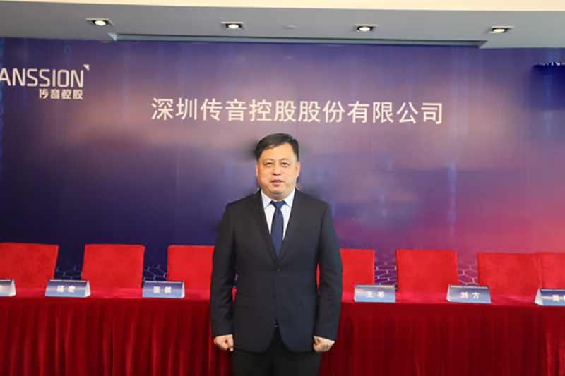 他曾是波导的业务员，用九年时间称霸非洲市场，4亿人用他的手机