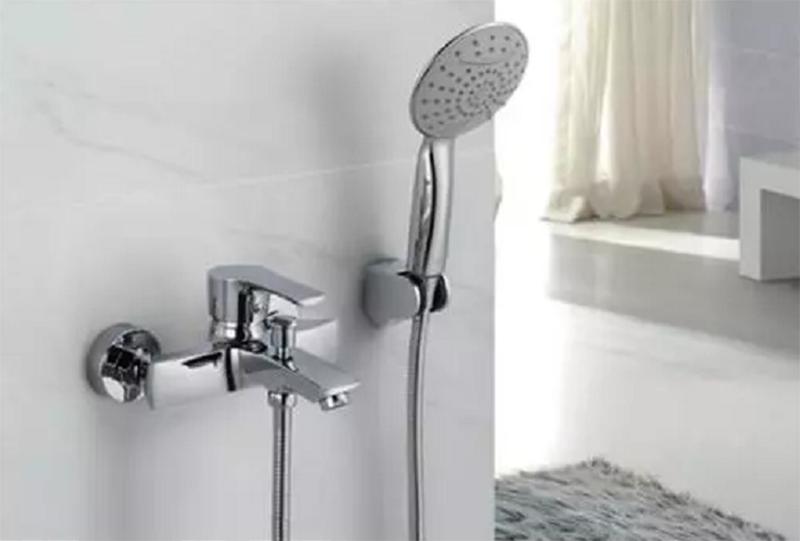 要想洗澡洗得好买的花洒很重要,花洒坏了怎么选择花洒