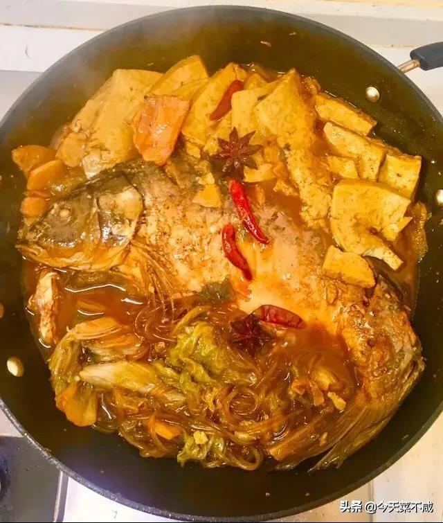 红烧鲤鱼炖鱼最正宗的做法教程,红烧鲤鱼炖鱼最正宗的做法教学