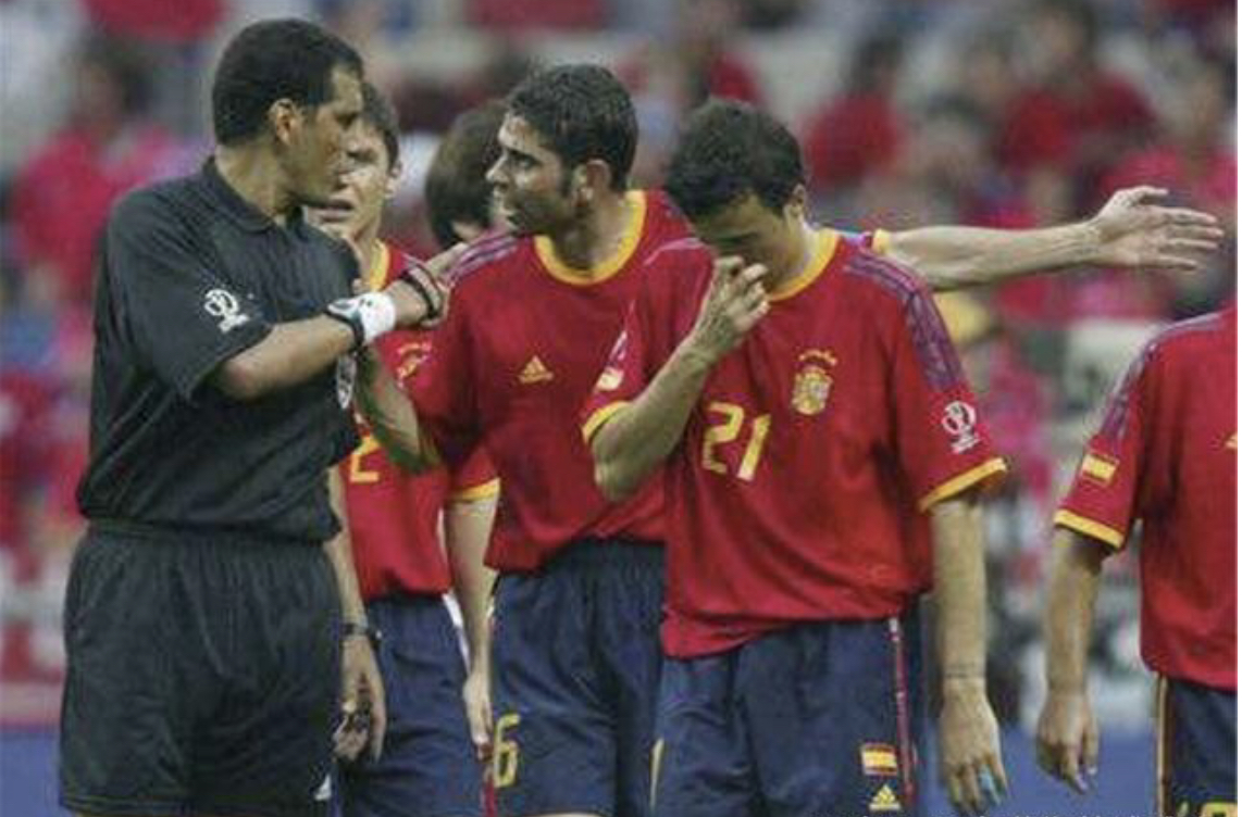 普约尔再回忆02年世界杯：赛前教练早就提醒裁判问题，但还是输了