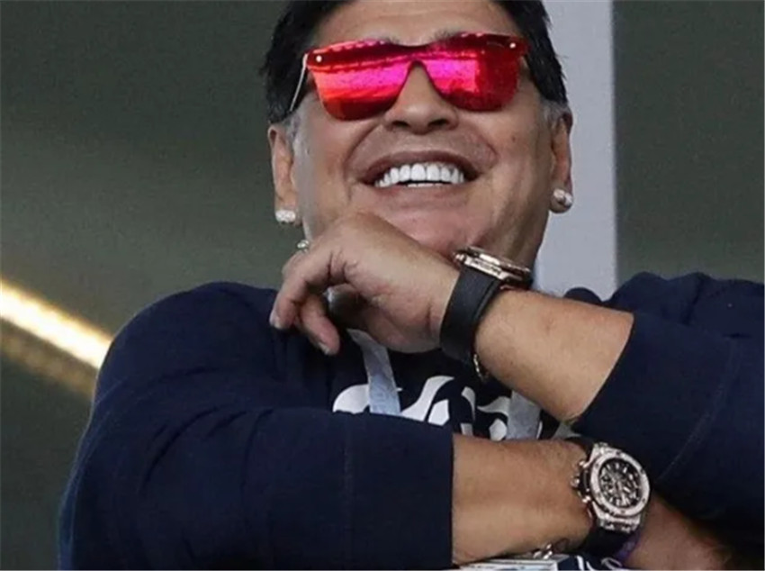 马拉多纳两块劳力士,马拉多纳双手戴劳力士