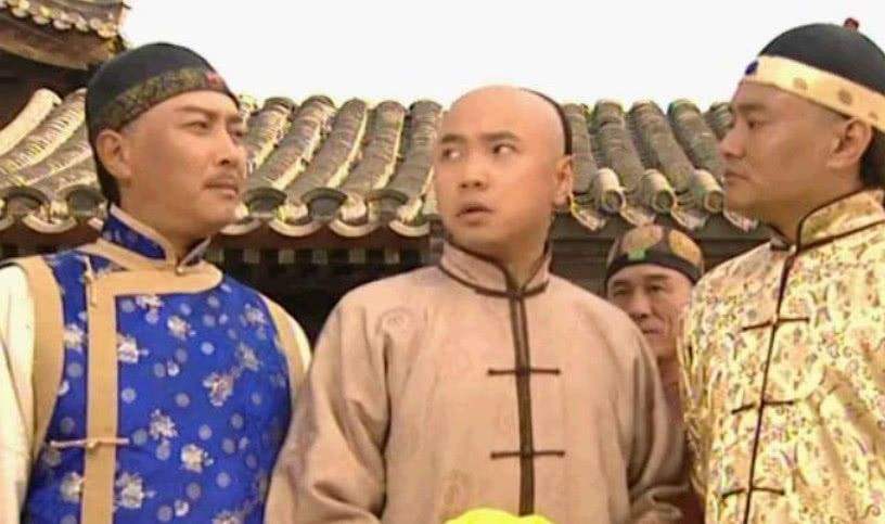 李卫被官差处理,混混冒充钦差救人视频