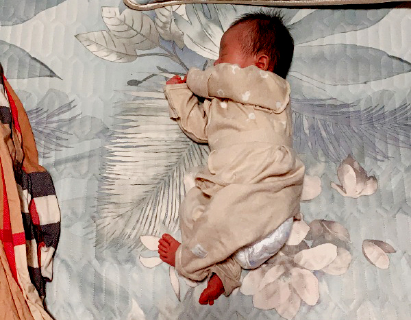 2月龄宝宝喂养护理全指南,2月宝宝打疫苗妈妈需要注意什么