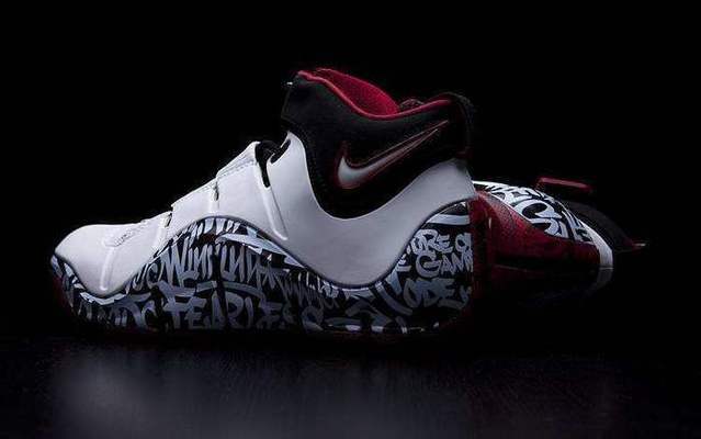 近年复刻的詹姆斯球鞋,詹姆斯的最新的球鞋