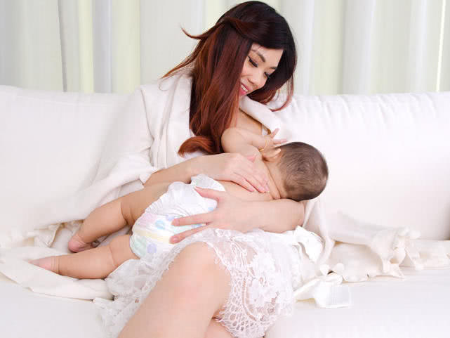 产妇奶水少不够吃怎么办,奶水不足宝宝营养如何保证