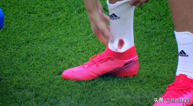 看到c罗在球员通道哭,看到c罗流着眼泪