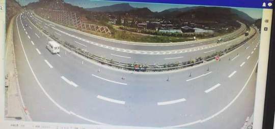 道路限高栏违法吗,限高栏过不了逆行吗