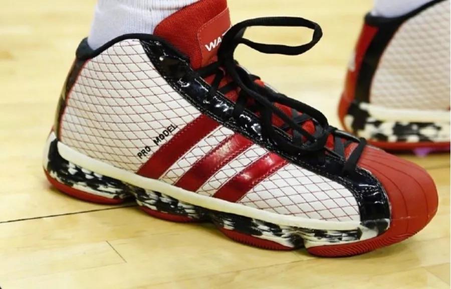 塔克谈最有意义的球鞋,pj塔克上脚最便宜的球鞋