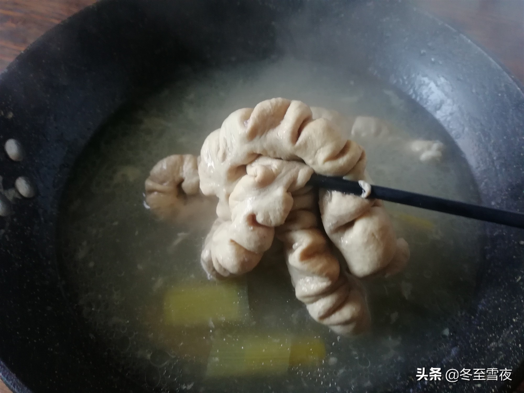 怎样洗肥肠的方法教程,清洗肥肠的正确做法