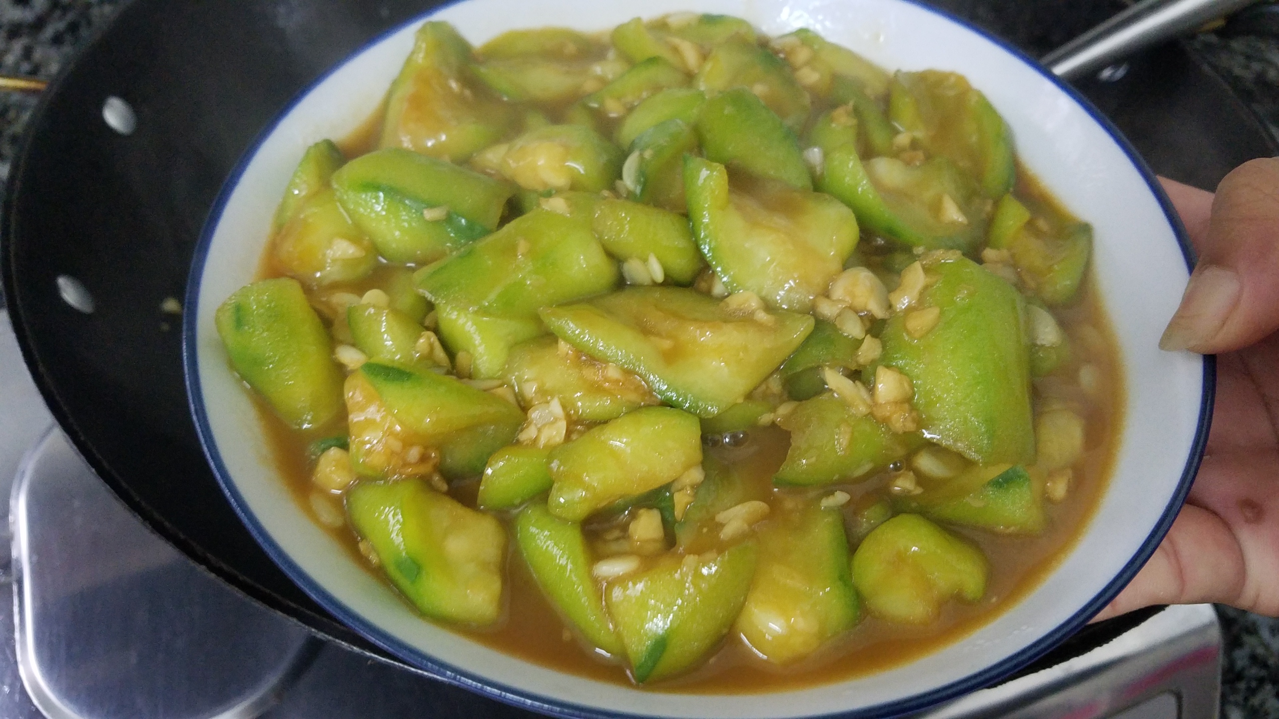 丝瓜的家常做法简单下饭,丝瓜清淡的做法大全