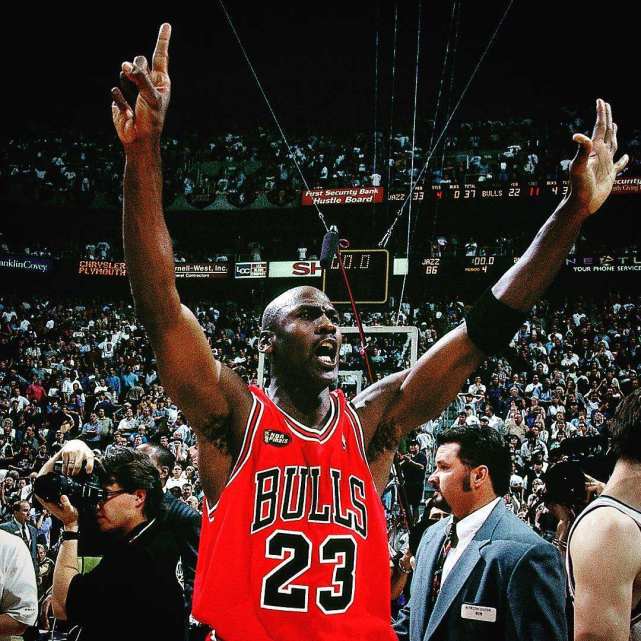 “乔丹伟大23战”9-12：69分坐实骑士克星，1动作吓坏魔术师