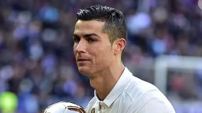 对过去25年的所有金球奖得主进行排名，2012年的梅西夺魁