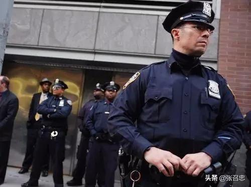 厕所没纸别慌,上厕所不带纸报警后续