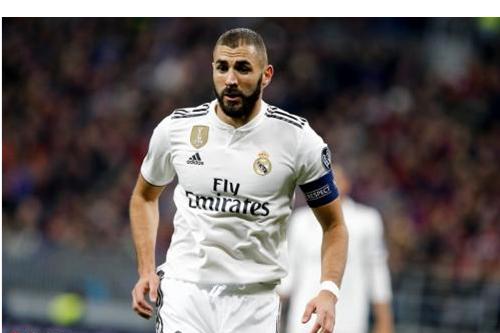 本泽马当球队主角,本泽马一人一城