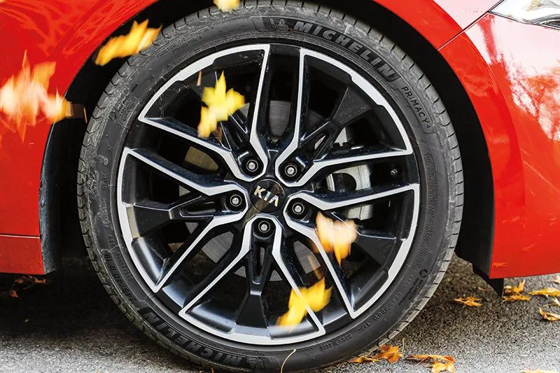 试驾起亚凯酷2.0t,悦达起亚凯酷测评