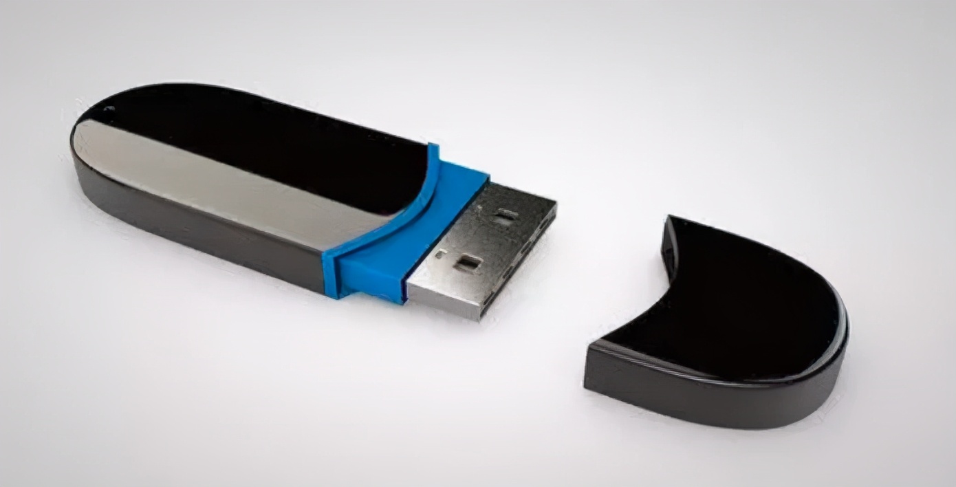 凯美瑞u盘读取不了歌曲,17年丰田凯美瑞u盘插口在什么地方