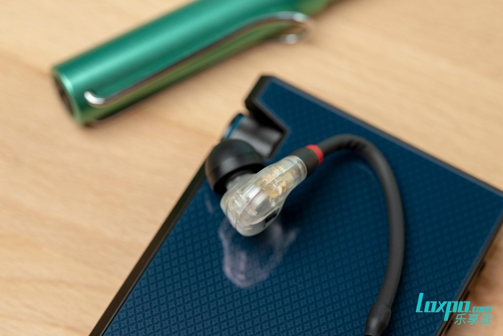 各大厂商的顶级旗舰耳机,三分钟带你了解这家店