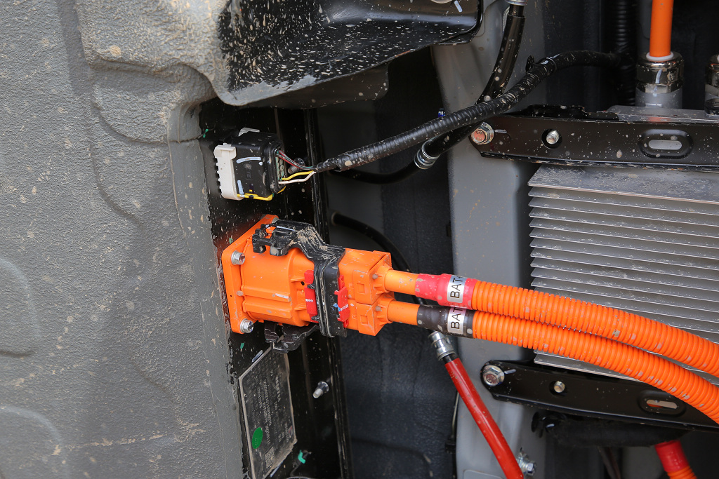 宏光miniev底盘,五菱宏光miniev升高底盘