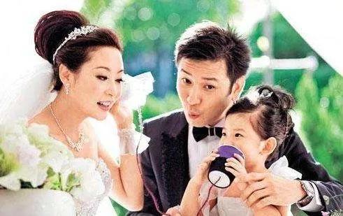 杨怡自曝公主身份后续,杨怡怀孕后首次露面