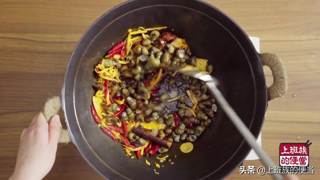 广西柳州螺蛳粉汤底是什么做的,螺蛳粉最简单做法懒人必备