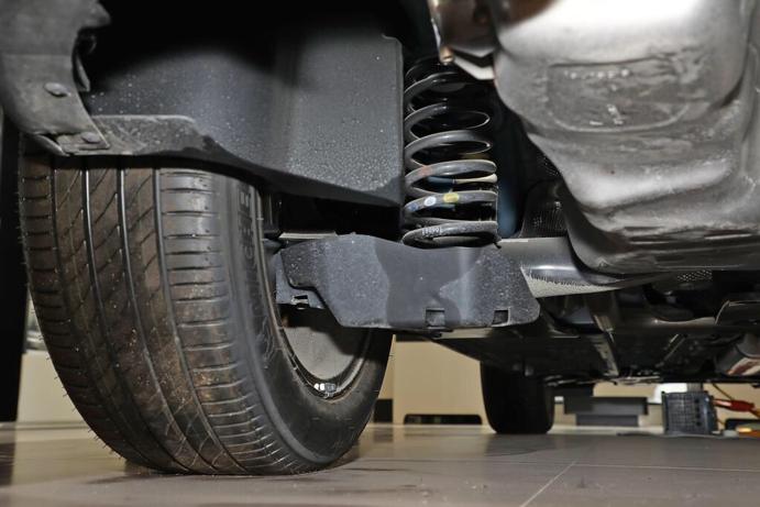 5008车评,标志5008用的什么悬架