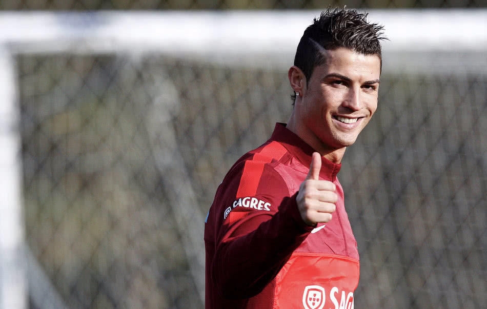 c罗在球场上受过最重的一次伤,c罗是这个时代最好的球员