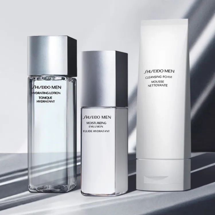 男人看脸，女人也看脸，简单好用的护肤套装做回白净青春的少年