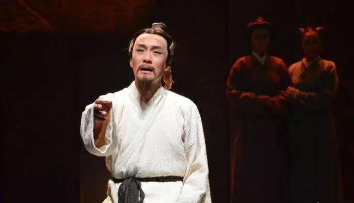 司马迁评价秦始皇焚书,史记都是假的