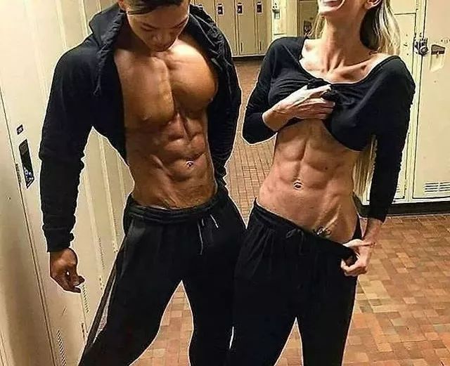 73岁天津白发奶奶健身,73岁白发奶奶坚持健身